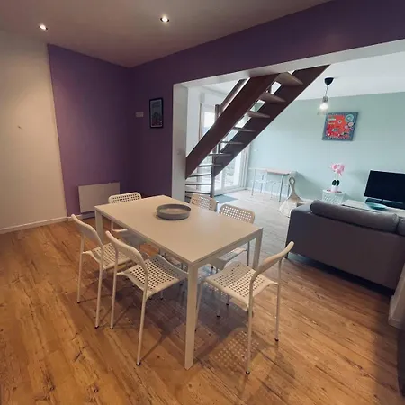 Borne Arcade, Billard, Flechettes & Sauna 6pers 別荘