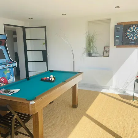 別荘 Borne Arcade, Billard, Flechettes & Sauna 6pers